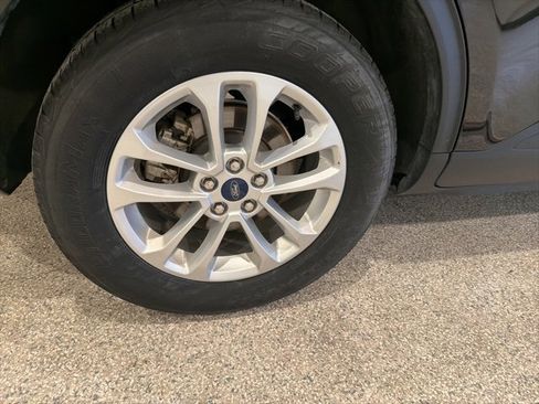 Used 2020 Ford Escape SE image 6