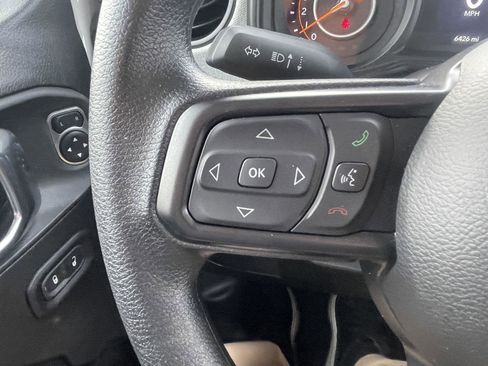 Used 2025 Jeep Gladiator Sport image 14