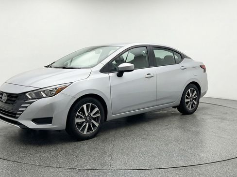 Used 2025 Nissan Versa SV FWD image 3