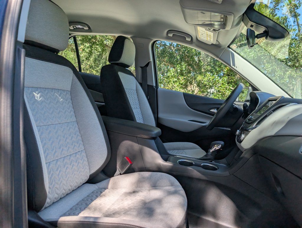 Used 2024 Chevrolet Equinox LS w/ Driver Confidence II Package FWD image 18