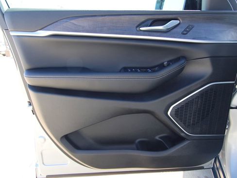 New 2026 Jeep Grand Cherokee Limited image 46