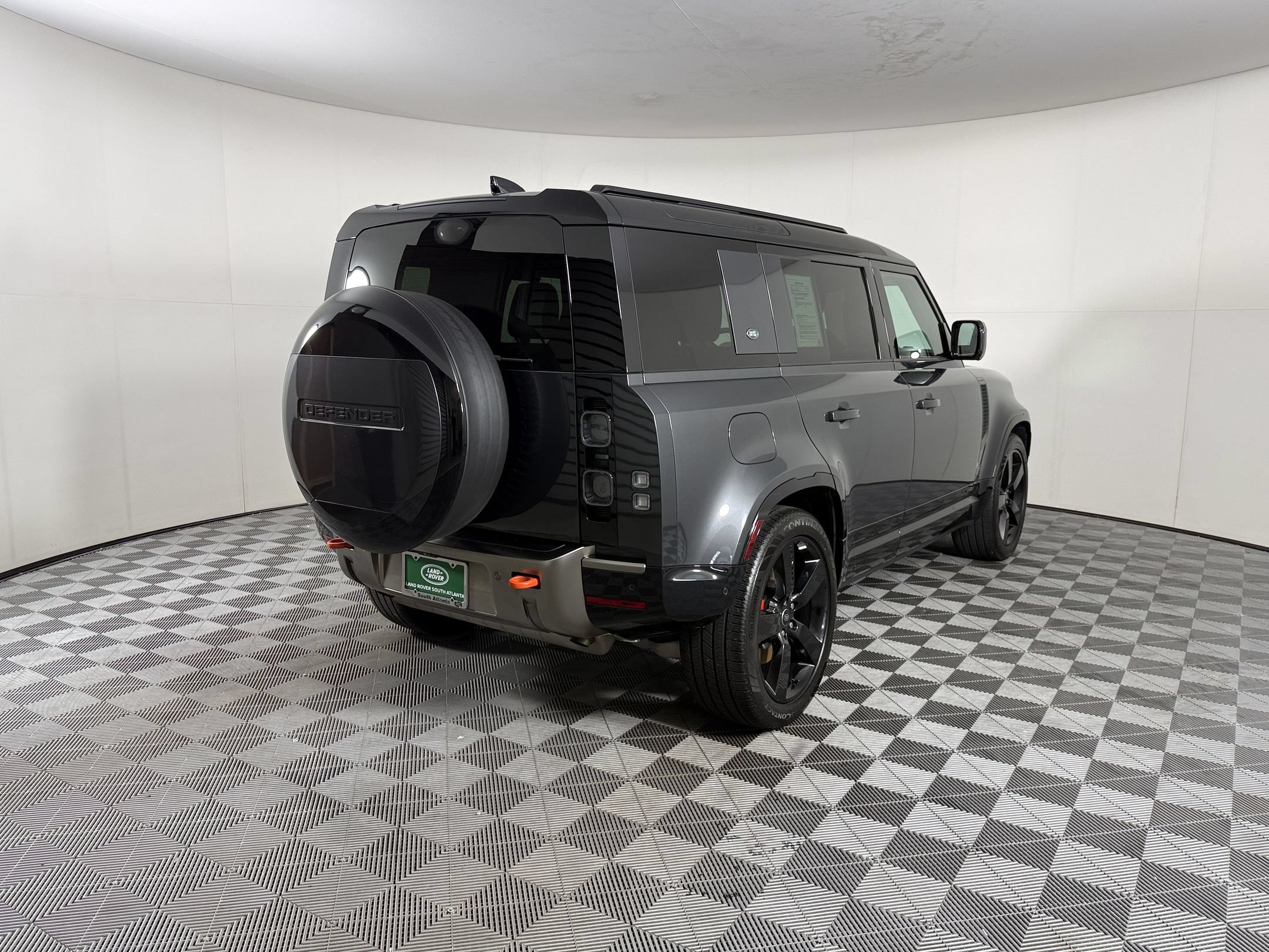 Certified 2024 Land Rover Defender 110 X AWD/4WD image 9