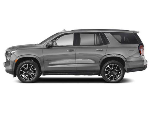 Used 2022 Chevrolet Tahoe RST w/ Luxury Package AWD/4WD image 3