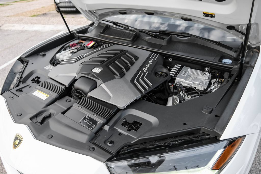Used 2022 Lamborghini Urus AWD/4WD image 59