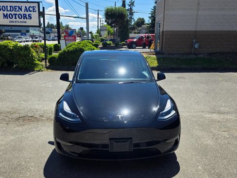 Used 2025 Tesla Model Y Long Range AWD/4WD image 2