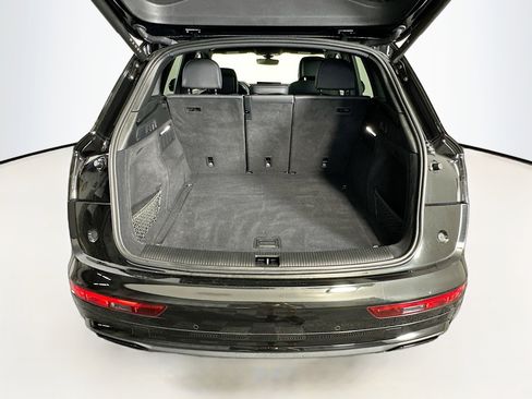 Used 2025 Audi Q5 2.0T Premium image 29