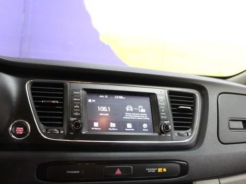 Used 2019 Kia Sedona EX FWD image 21