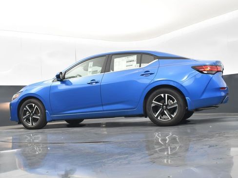 Used 2025 Nissan Sentra SV image 38