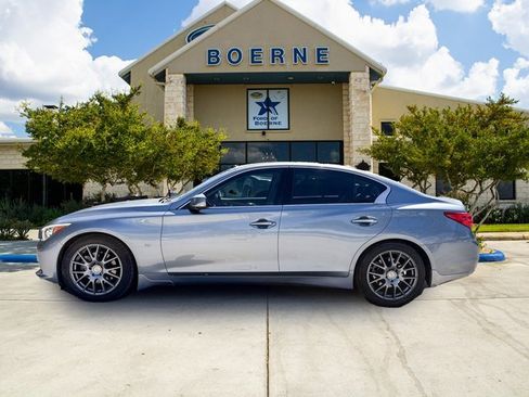 Used 2015 INFINITI Q50 Premium w/ Deluxe Touring Package image 2
