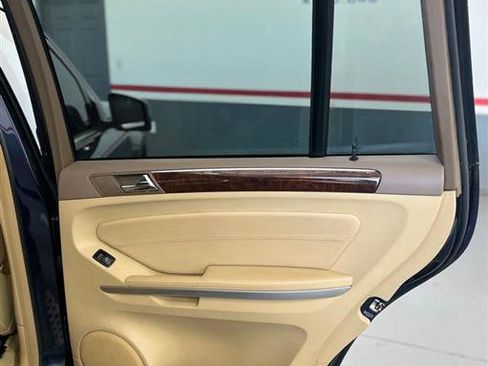 Used 2012 Mercedes-Benz GL 450 4MATIC image 19