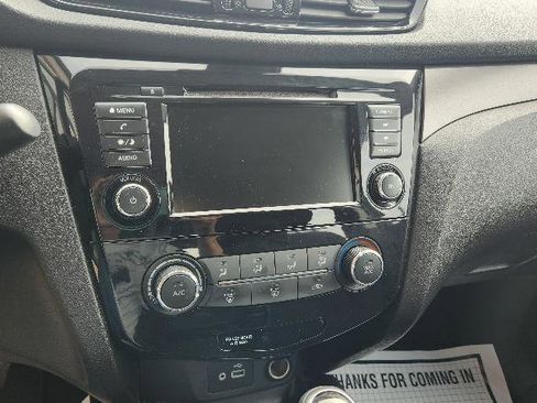 Used 2022 Nissan Rogue Sport S image 12