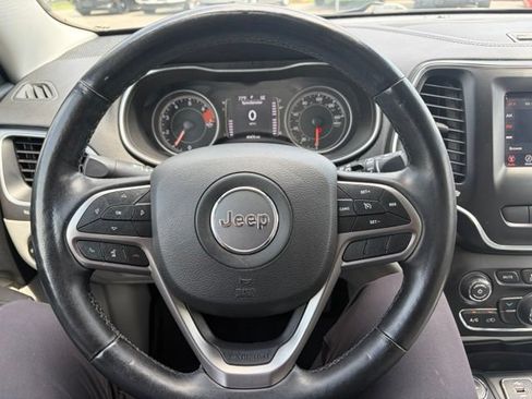 Used 2021 Jeep Cherokee Latitude Plus w/ Sun & Sound Group AWD/4WD image 35