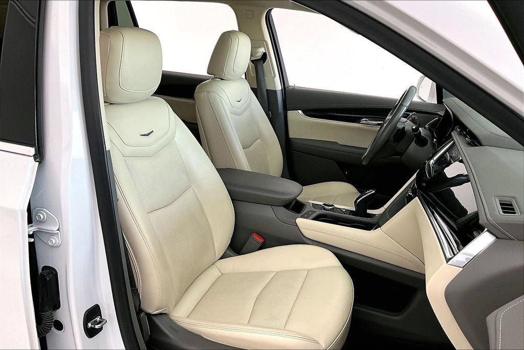 Used 2020 Cadillac XT6 Premium Luxury FWD image 8