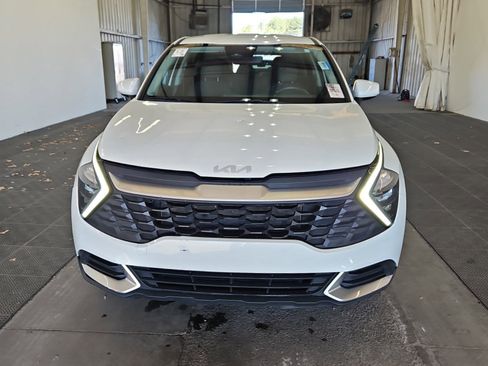 Used 2023 Kia Sportage LX image 2