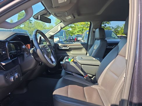 Used 2025 GMC Sierra 1500 SLT AWD/4WD image 13