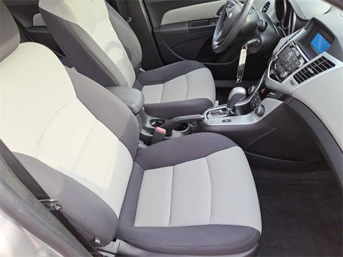 Used 2014 Chevrolet Cruze LS image 24