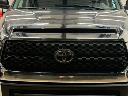 Used 2018 Toyota Tundra SR5 w/ SR5 Upgrade Package AWD/4WD image 5