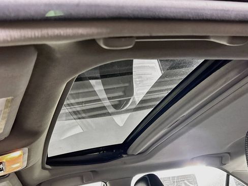 Used 2015 Toyota Camry XLE w/ Moonroof Package FWD image 19