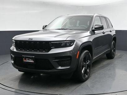 Used 2023 Jeep Grand Cherokee Altitude