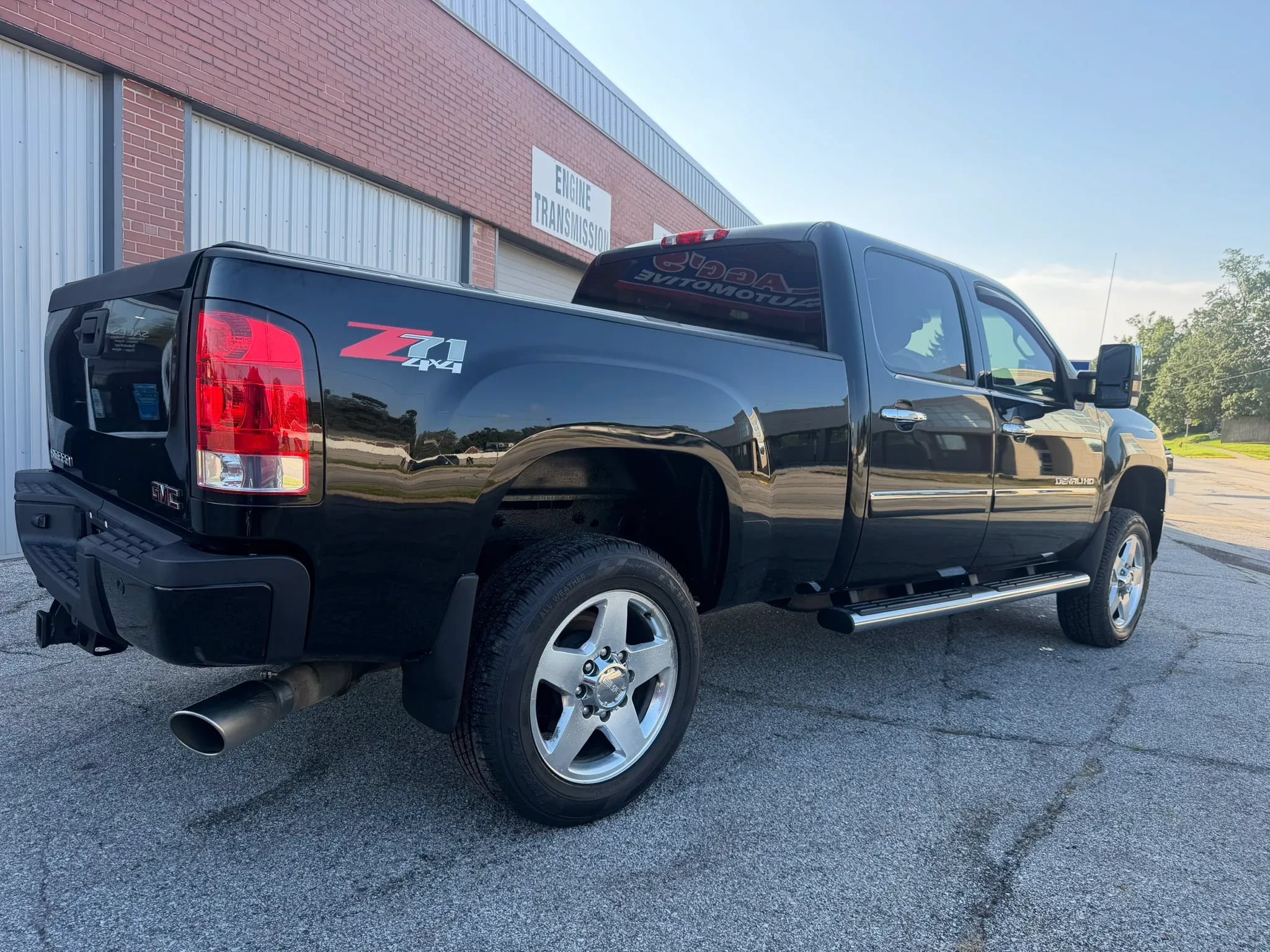 Used 2014 GMC Sierra 2500 Denali AWD/4WD image 16
