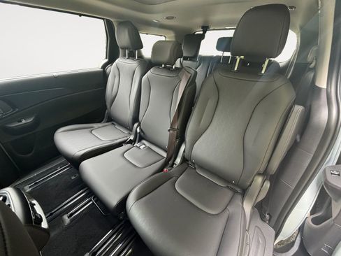 New 2026 Kia Carnival SX w/ SX Dark Edition Package FWD image 13