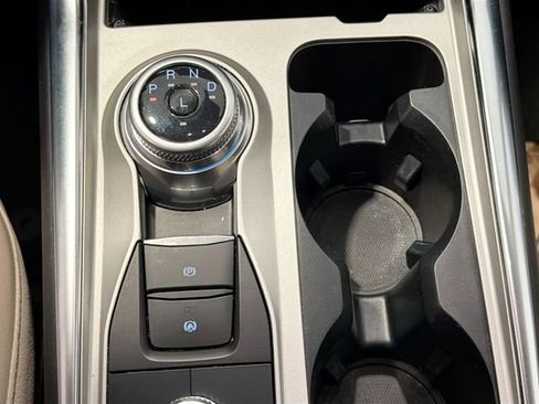 Used 2022 Ford Explorer XLT w/ Equipment Group 202A image 15