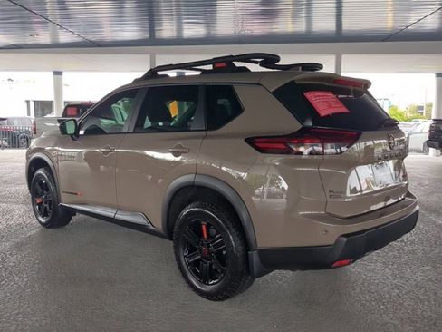 Certified 2025 Nissan Rogue SV AWD/4WD image 6