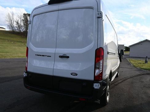 New 2026 Ford Transit 250 148 Medium Roof RWD image 18