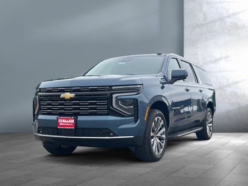 Used 2025 Chevrolet Suburban High Country AWD/4WD image 1