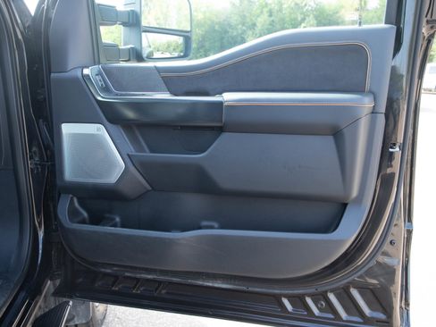 Used 2023 Ford F250 Platinum w/ FX4 Off-Road Package AWD/4WD image 9