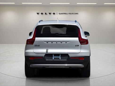 Certified 2025 Volvo XC40 B5 Plus w/ Protection Package Premier image 5