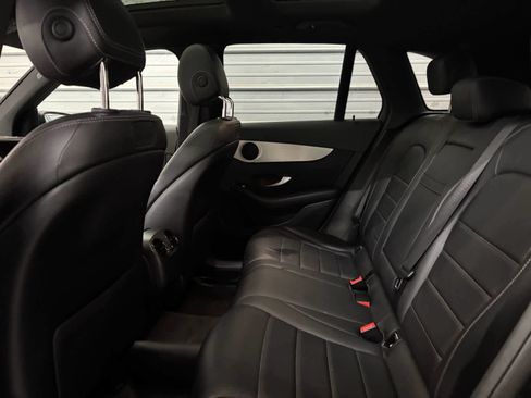Used 2019 Mercedes-Benz GLC 300 4MATIC image 21