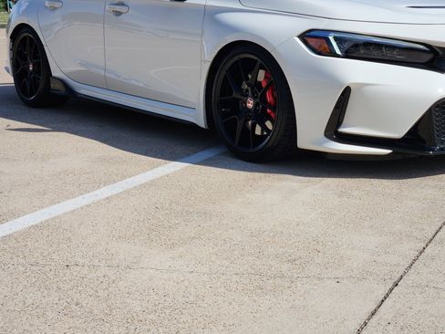 Used 2024 Honda Civic Type R image 11
