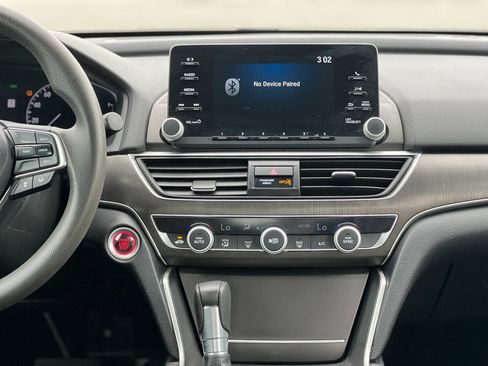 Used 2019 Honda Accord LX image 18