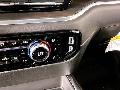 Certified 2025 GMC Sierra 1500 SLT w/ SLT Premium Plus Package image 17