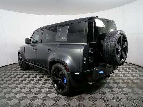 Used 2023 Land Rover Defender 110 Carpathian Edition image 3