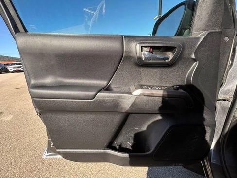 Used 2023 Toyota Tacoma TRD Off-Road image 22