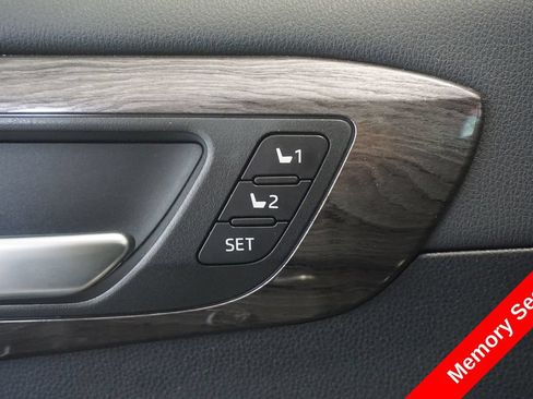 Used 2025 Toyota Highlander Limited AWD/4WD image 6