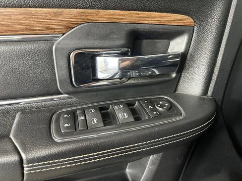 Used 2016 RAM 1500 Laramie w/ Convenience Group AWD/4WD image 24