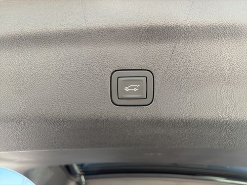 Used 2026 GMC Yukon Denali w/ LPO, Floor Liner Package AWD/4WD image 21