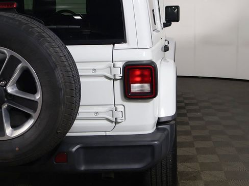 Used 2021 Jeep Wrangler Unlimited Sahara image 13