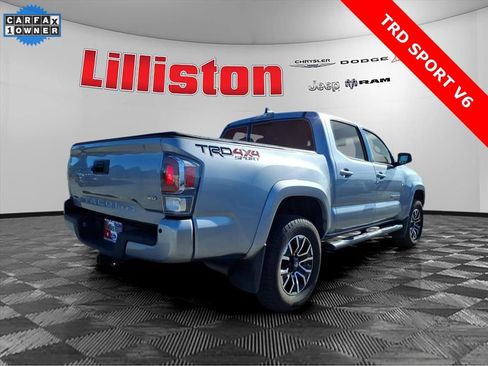 Used 2021 Toyota Tacoma TRD Sport image 7
