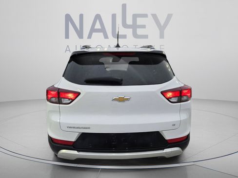 Used 2021 Chevrolet TrailBlazer LT w/ Premium Seating Package FWD image 3