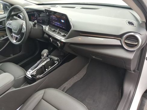 Used 2025 Chevrolet Trax ACTIV w/ Driver Confidence Package FWD image 35