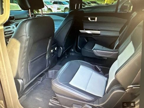 Used 2024 Ford Explorer XLT w/ Equipment Group 202A AWD/4WD image 2