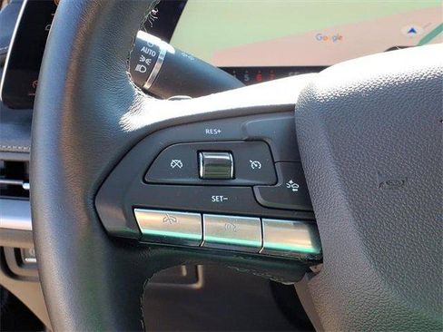 Used 2025 Cadillac XT4 Premium Luxury image 16