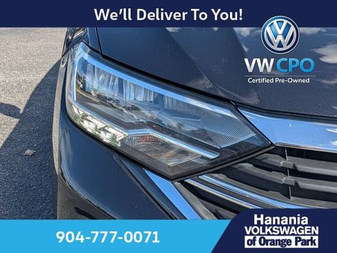 Certified 2024 Volkswagen Jetta SE FWD image 9