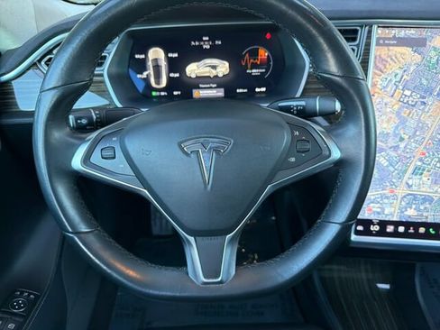 Used 2016 Tesla Model S 70 RWD image 18