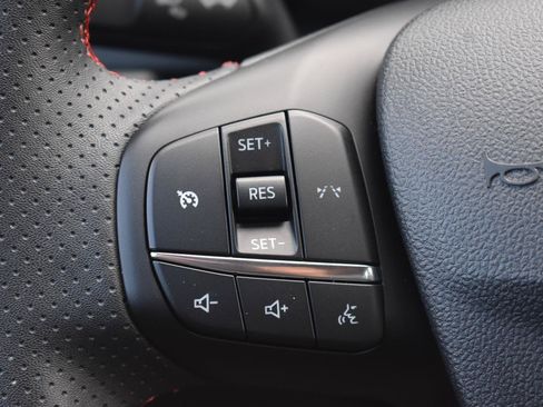 Used 2025 Ford Escape ST-Line AWD/4WD image 8