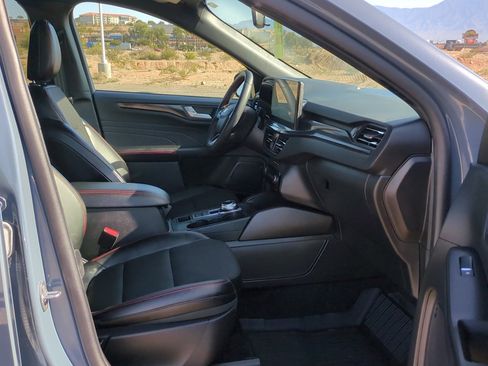 Used 2024 Ford Escape ST-Line w/ Tech Pack #1 image 29